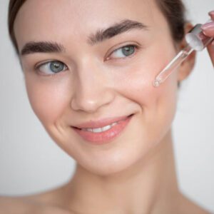 Methode zur Hauterneuerung: Chemisches Peeling, Retinol (Vit A1), Enzymatisches Peeling, Kollagenproduktion, Zellerneuerung, Akne in Stuttgart