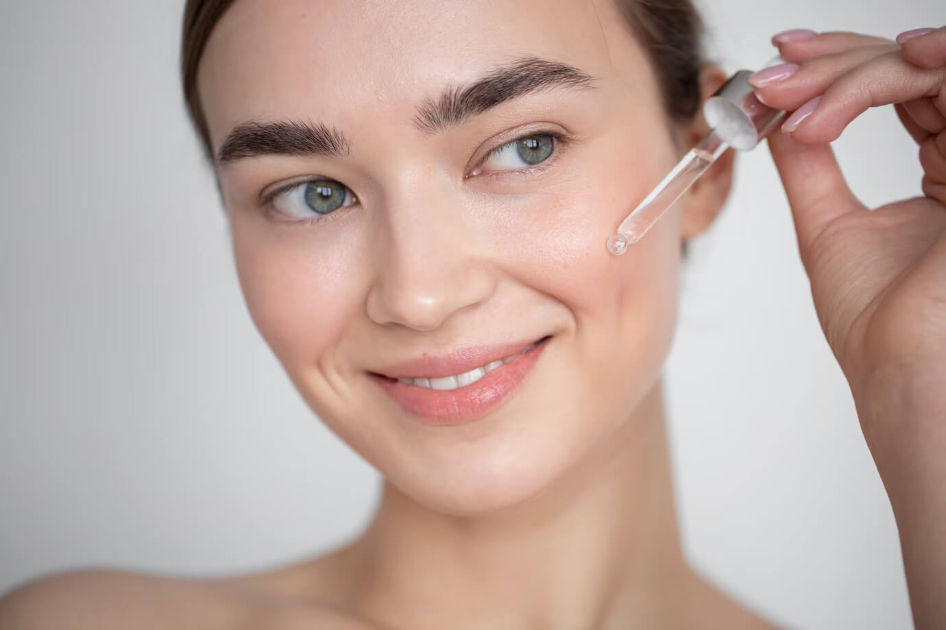 Methode zur Hauterneuerung: Chemisches Peeling, Retinol (Vit A1), Enzymatisches Peeling, Kollagenproduktion, Zellerneuerung, Akne in Stuttgart